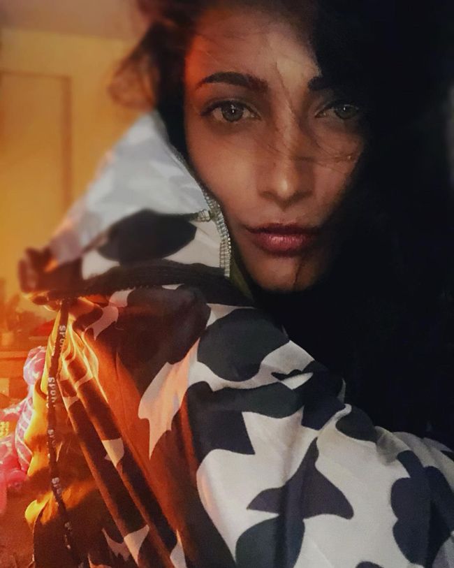 Shruti Haasan Instagram Poses